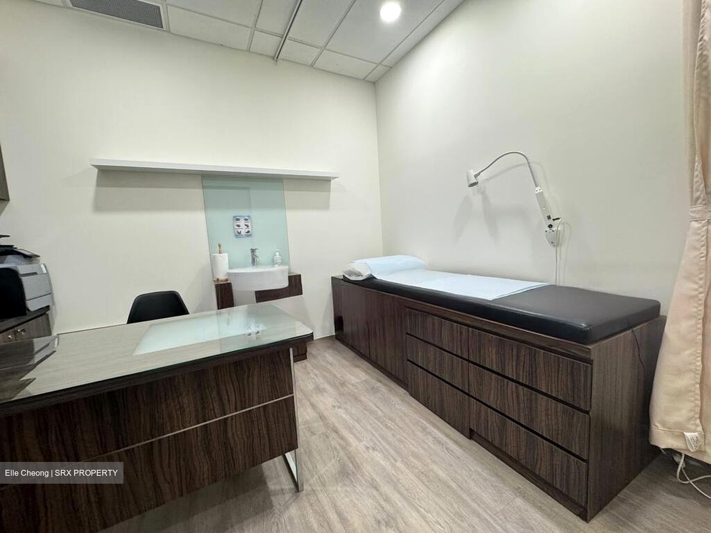 Mount Elizabeth Novena Hospital (D12), Retail #479328231